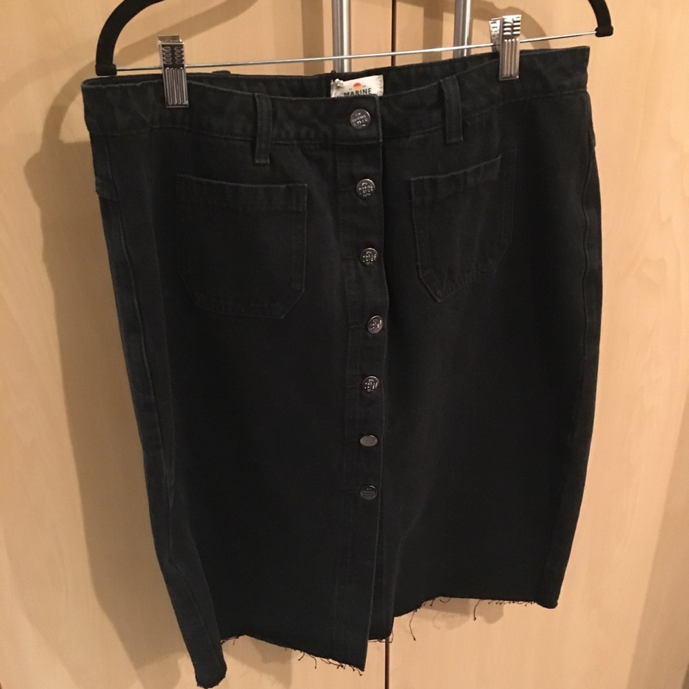 Marine Layer black denim skirt size 31. NWT